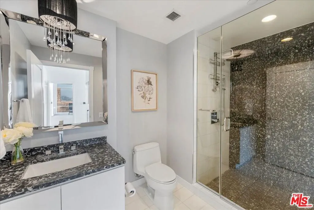 900 W Olympic Boulevard 34j, Los Angeles, California 90015 home-pic-12